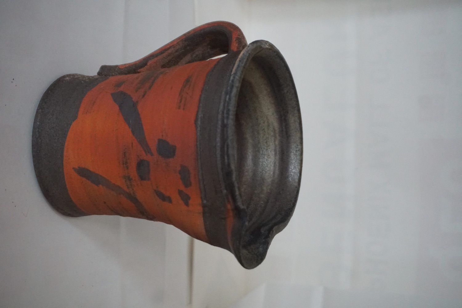 Red ochre cup